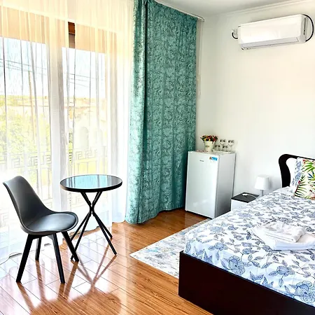 ゲストハウス Casa Cristian 4*