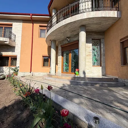 Casa Cristian テキルギオル